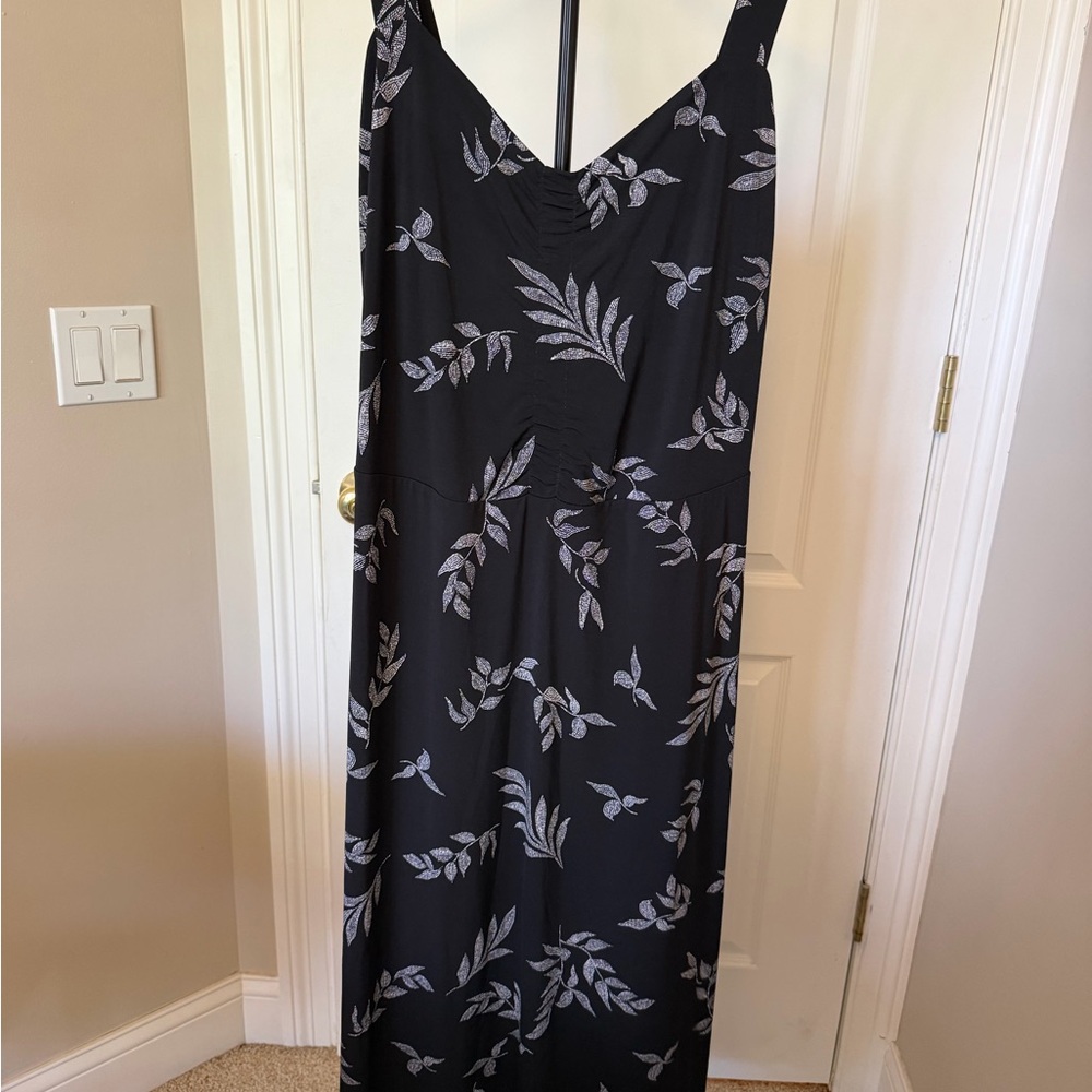 Hawthorn black Floral Maxi Dress with Leaf Print